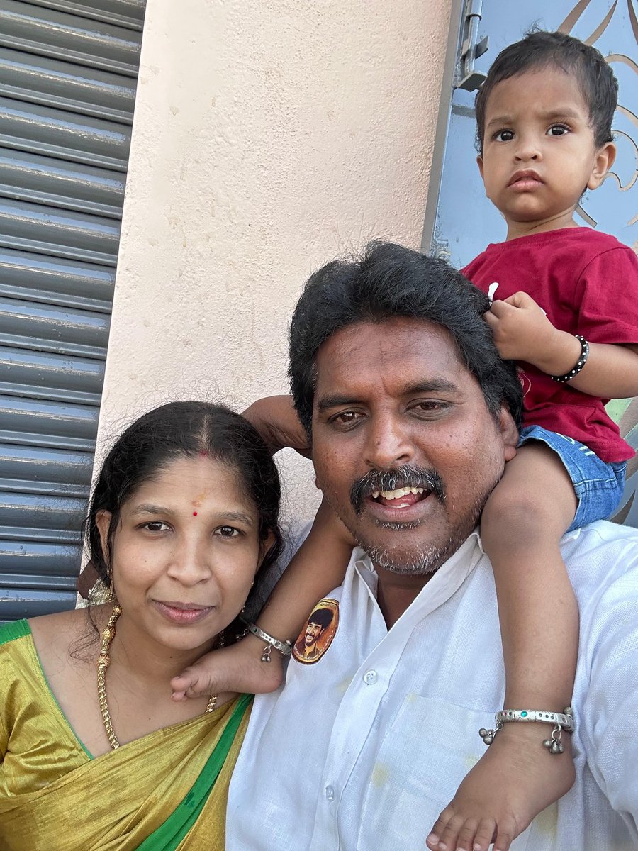 SethupathyMail's tweet photo. Muyarci,Paiyerchi,victory @Siva_Kartikeyan https://t.co/F2rlfjEB0x