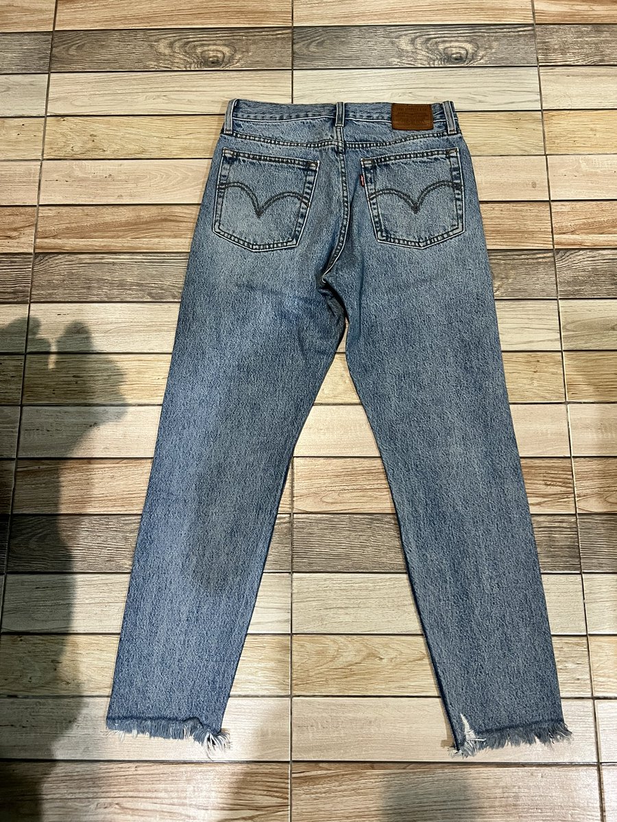 HamayShops's tweet image. USED•ลี วายส์•27
WEDGIE STRAIGHT กางเกงยีนส์ทรงสลิมี
เอวสูง ซิปกระดุม ผ้านิ่ม ไม่ยืด ไม่หนา สียีนส์ฟอก
เอว28“ สพ.36” เป้า11“ ต้นขา22” ยาว36.5“ ปลายขา6“

490 รส
🚫 งดต่อราคาค่ะ