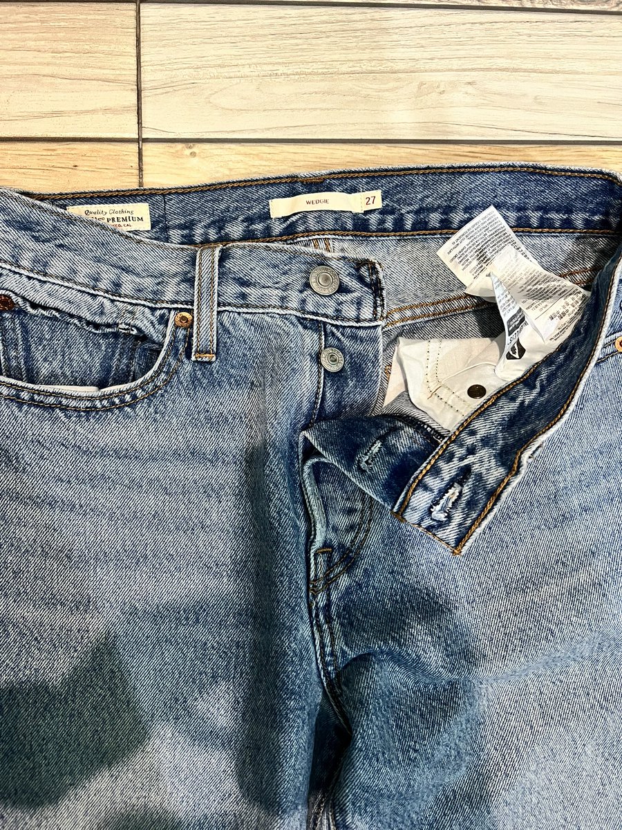 HamayShops's tweet image. USED•ลี วายส์•27
WEDGIE STRAIGHT กางเกงยีนส์ทรงสลิมี
เอวสูง ซิปกระดุม ผ้านิ่ม ไม่ยืด ไม่หนา สียีนส์ฟอก
เอว28“ สพ.36” เป้า11“ ต้นขา22” ยาว36.5“ ปลายขา6“

490 รส
🚫 งดต่อราคาค่ะ