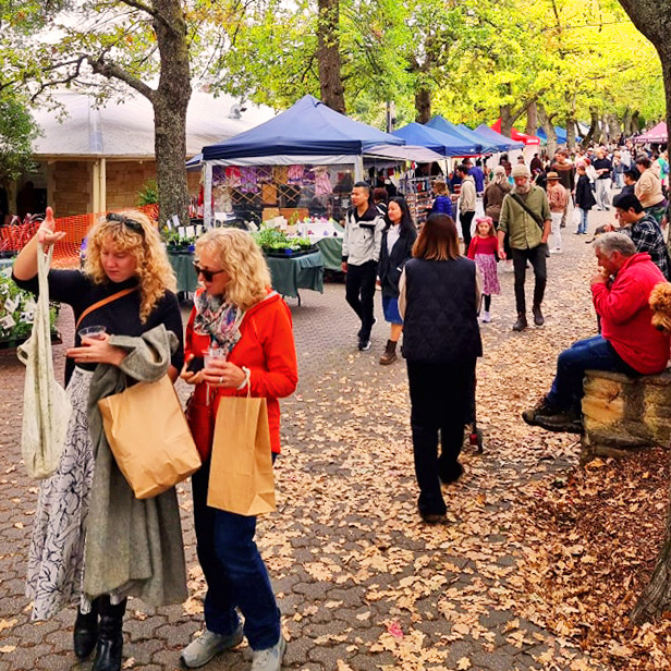 Head to Stirling tomorrow, Sunday 25 May, from 10am to 4pm for the Stirling Market! 🍁🍂 Enjoy the stunning autumn leaves in the beautiful Adelaide Hills.

Expect fresh air, live music, delicious food, and amazing local stallholders with lots of arts and craft!