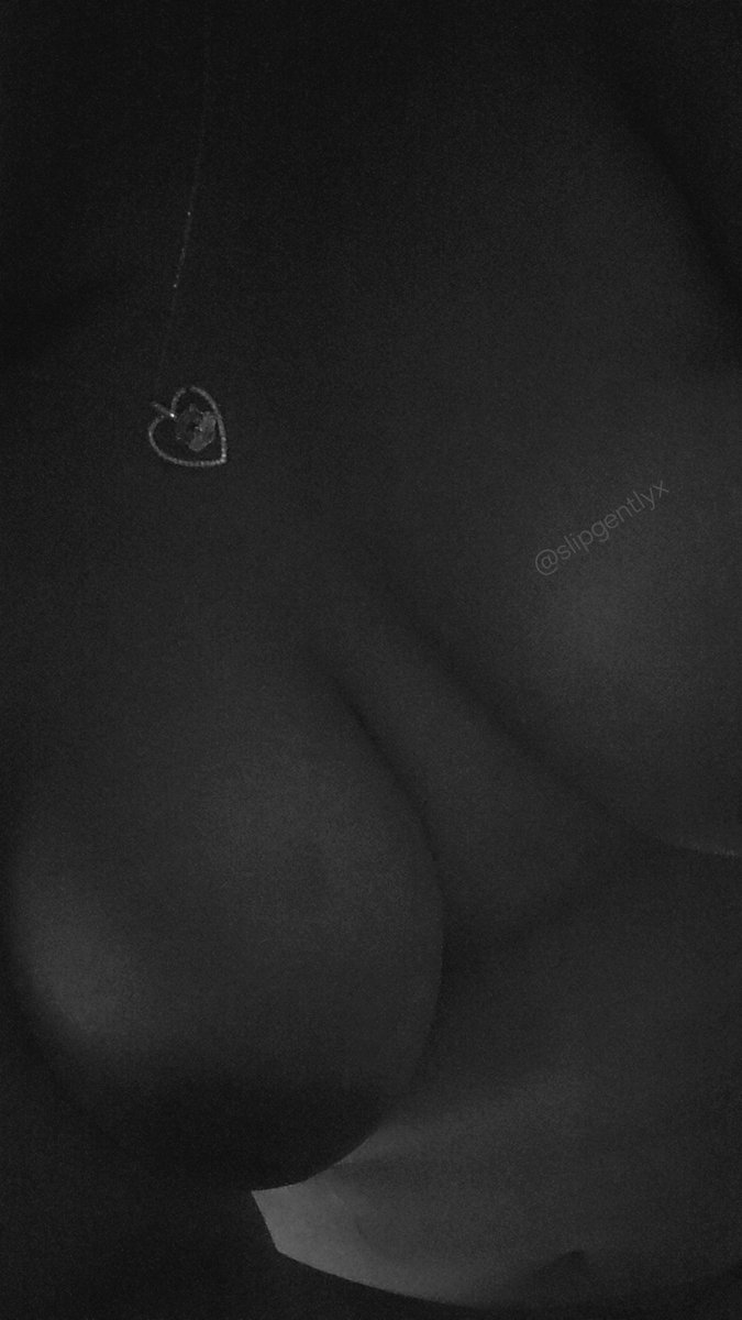 like my necklace? 😖❣️