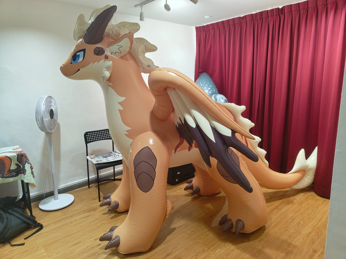 Spotted an inflatable dragon! 👀👀
<a href="/FactoryCreature/">Imaginary Creature Factory</a>