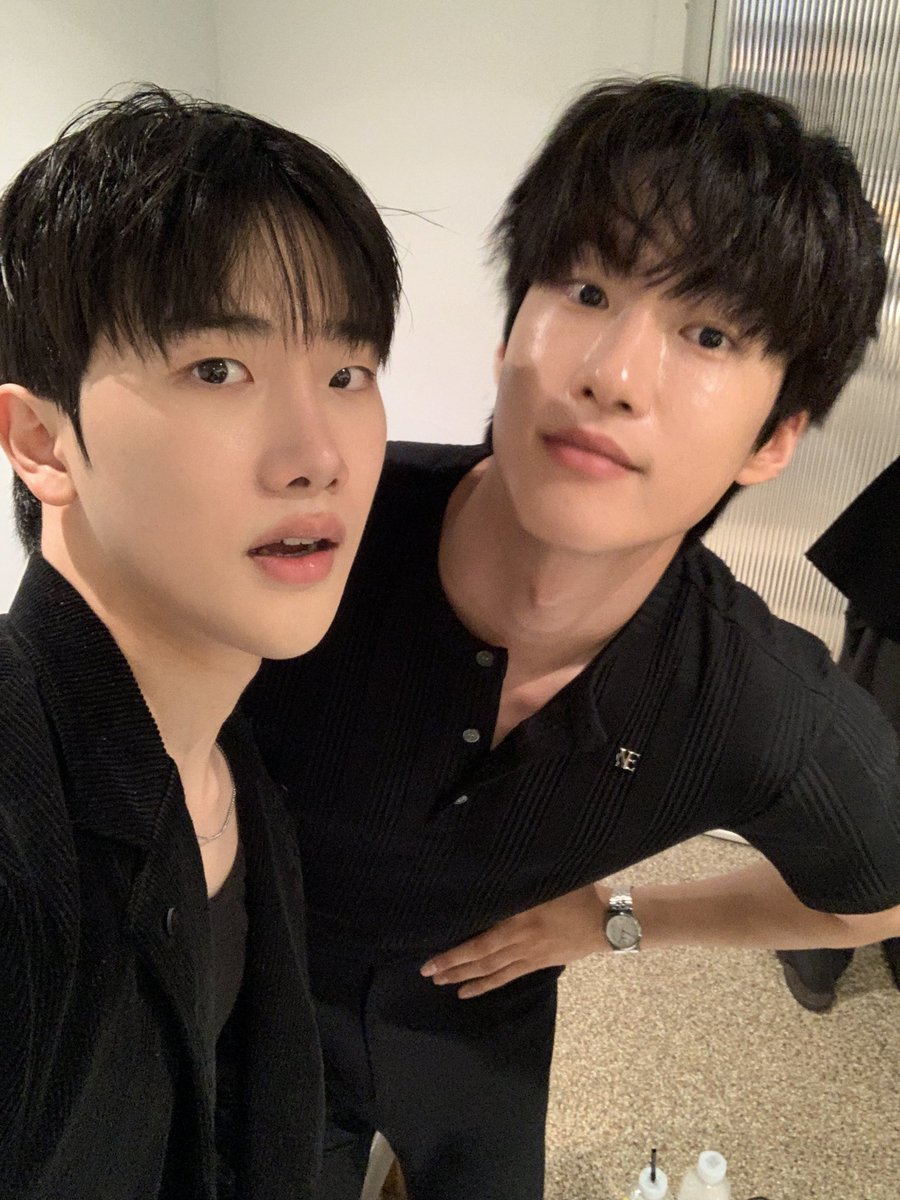 saebitboys's tweet photo. OH I MISSED THEM SM https://t.co/ln46W0RJAh