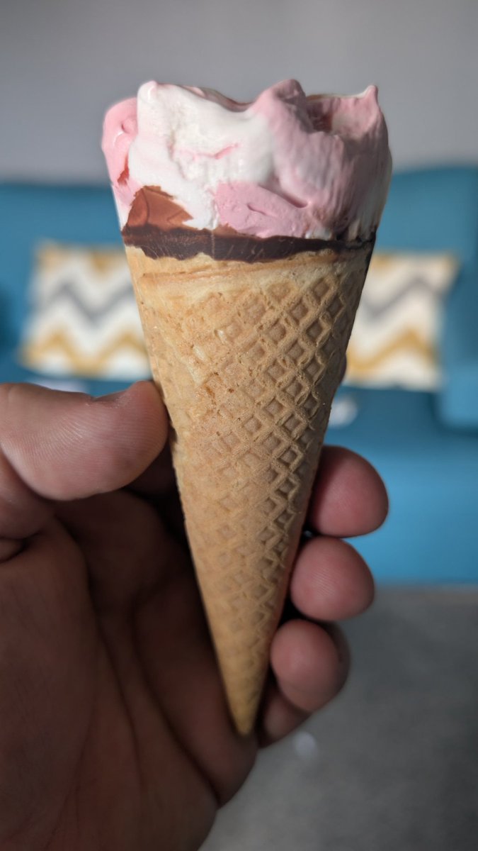 GregDBaillie's tweet photo. I'm not saying that I wasn't broken before, but getting up at 3am to do a 4 hour shift and then getting the messages has meant that I've busted oot one of the knock off Cornettos that I've got for breakfast. Shattered beyond belief. https://t.co/tzZr65I6Dw