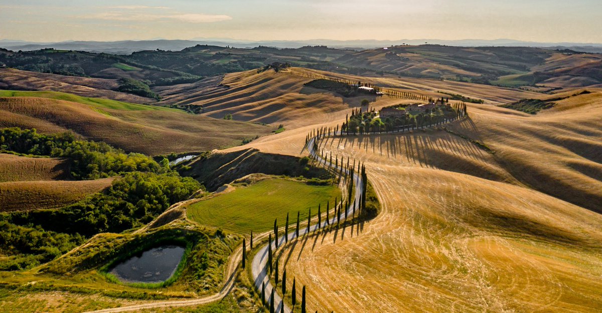 VisitTuscanyITA's tweet photo. Vivi la magia della #Toscana #apiedi!
6giorni indimenticabili da #Siena a #Cortona lungo la #ViaLauretana. Colline, borghi incantevoli e panorami mozzafiato ti aspettano! https://t.co/FloCrAppyz
#viaggionatura #italyoutdoor #slowtravel #incammino #tuscany #trekking https://t.co/Z9pwlGrdcs