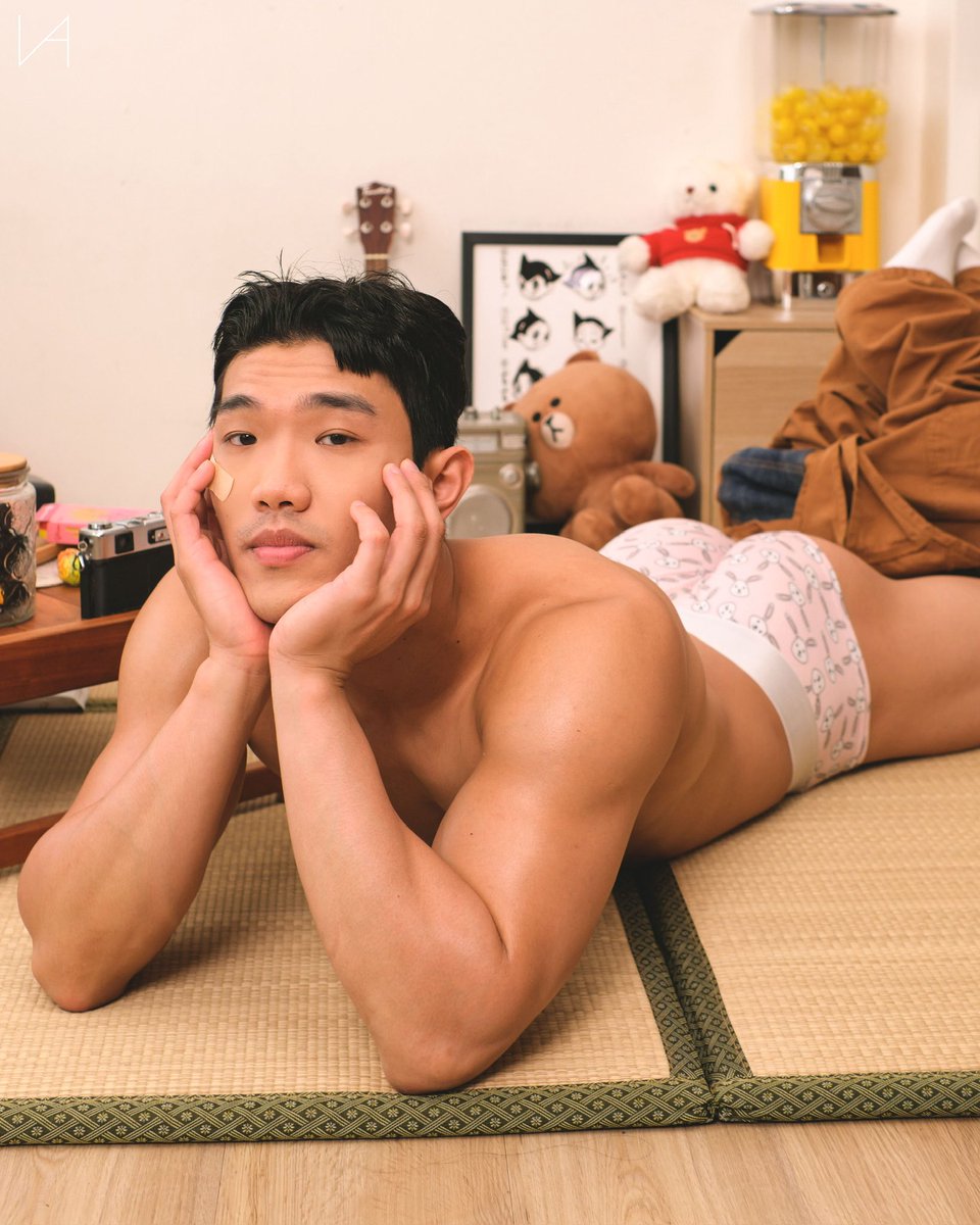 NEW SERIES 新系列 ニューシリーズ

「 YUMMY 」

model ig chienchen.u 
underwear @ballisticmenswear 

#malephotography #portrait #portraitphotography #asianmen #malemuscle #malemodel #asianfitnessmodel #男神 #男體 #健身 #教練 #muscle #人像 #猛男 #かわいい　#かわいい💕 #可愛