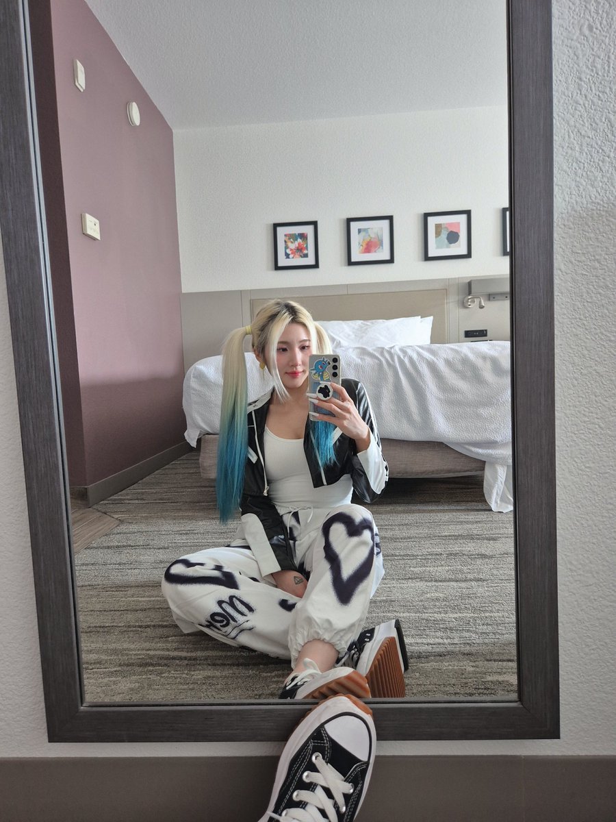 Thank you, Canada, Vancouver🇨🇦❤️
2025. 05. 23 (Fri)
Rio Theatre

#롤링쿼츠 #RollingQuartz #다이아뎀 #Diadem #캐나다투어 #CanadaUSATour2025 #북아메리카 #NorthAmerica #캐나다 #Canada #밴쿠버 #Vancouver #최현정 #ChoiHyunJung #Guitarist