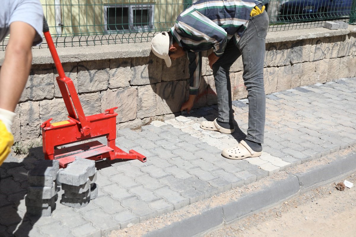 anadolunettv's tweet image. Melikgazi, İldem'e konforlu yaya yolları yapıyor 

anadolunettv.com/haber/melikgaz… 

#kayseri #melikgazi #ildem #güncel #haber #haberler