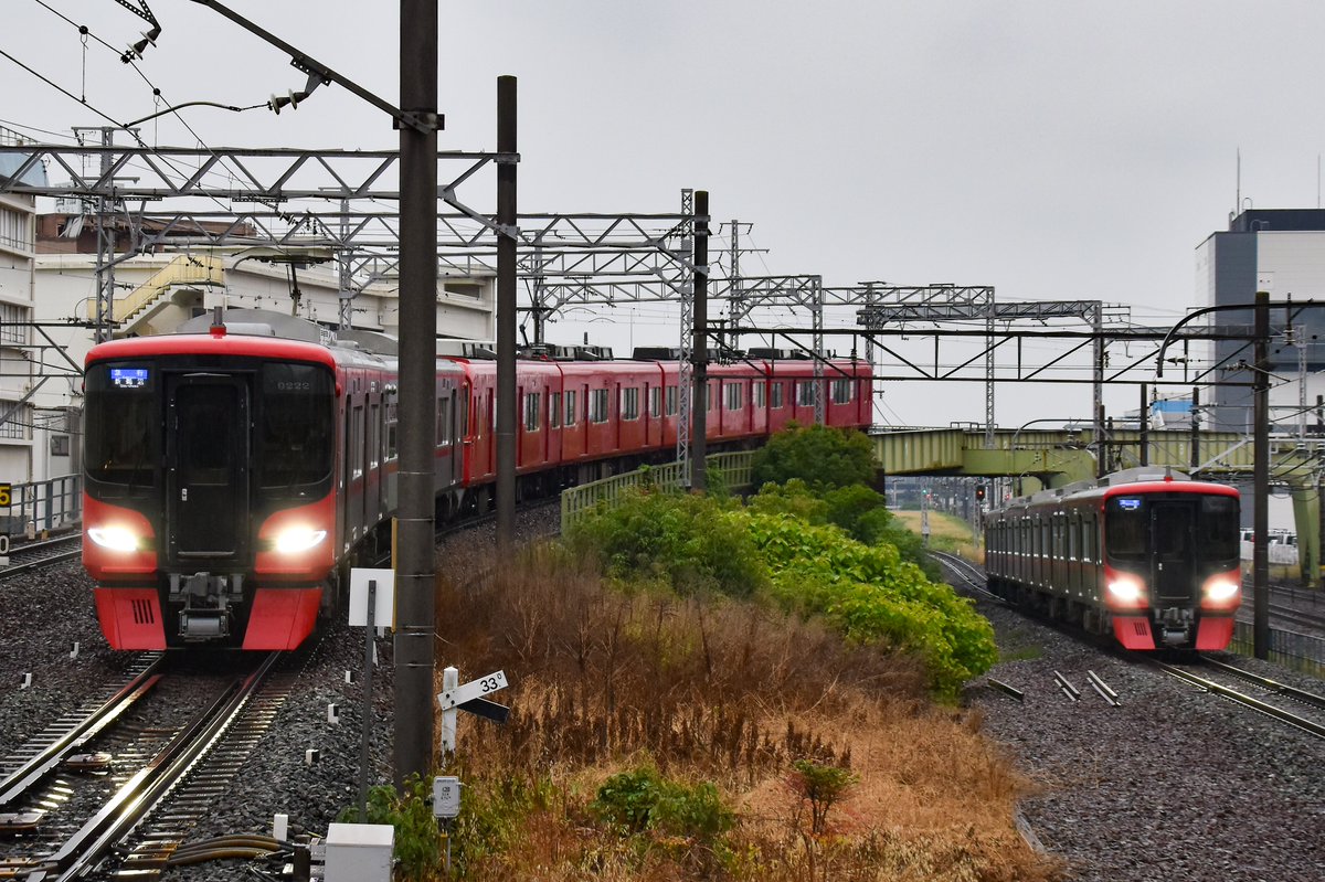 #meiun
1694ﾚ 普通東岡崎 1801f+1809f
1613ﾚ 急行一宮 9521f
1673Aﾚ 急行新鵜沼 9122f+3702f

1800重連の岡ダラ
そして新車同士並び👏