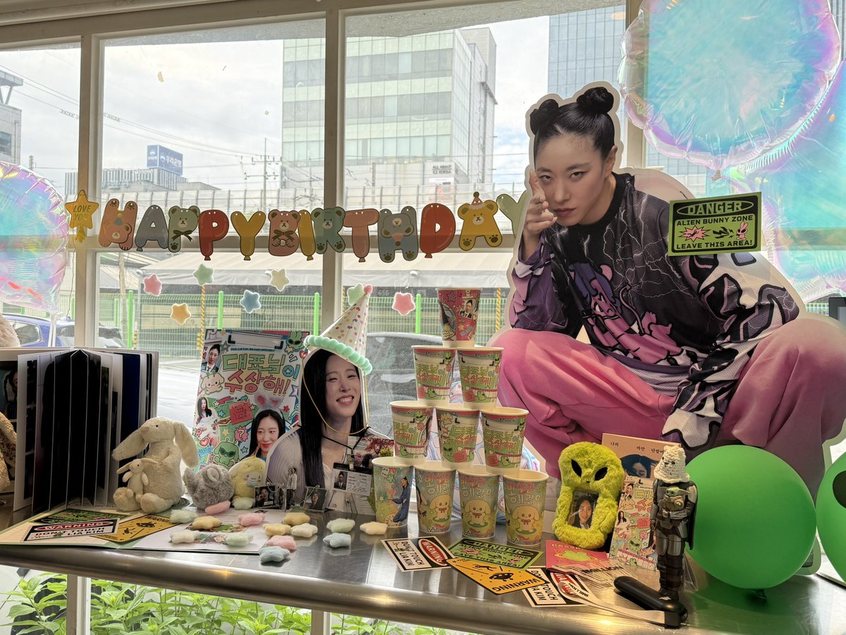 even1mill's tweet image. #HAPPYLIADAY #대표님이_수상해
#리아킴 #LIAKIM

HBD LIAKIM💗💖💗💖💗
너무너무 예쁜 카페.. 🫶