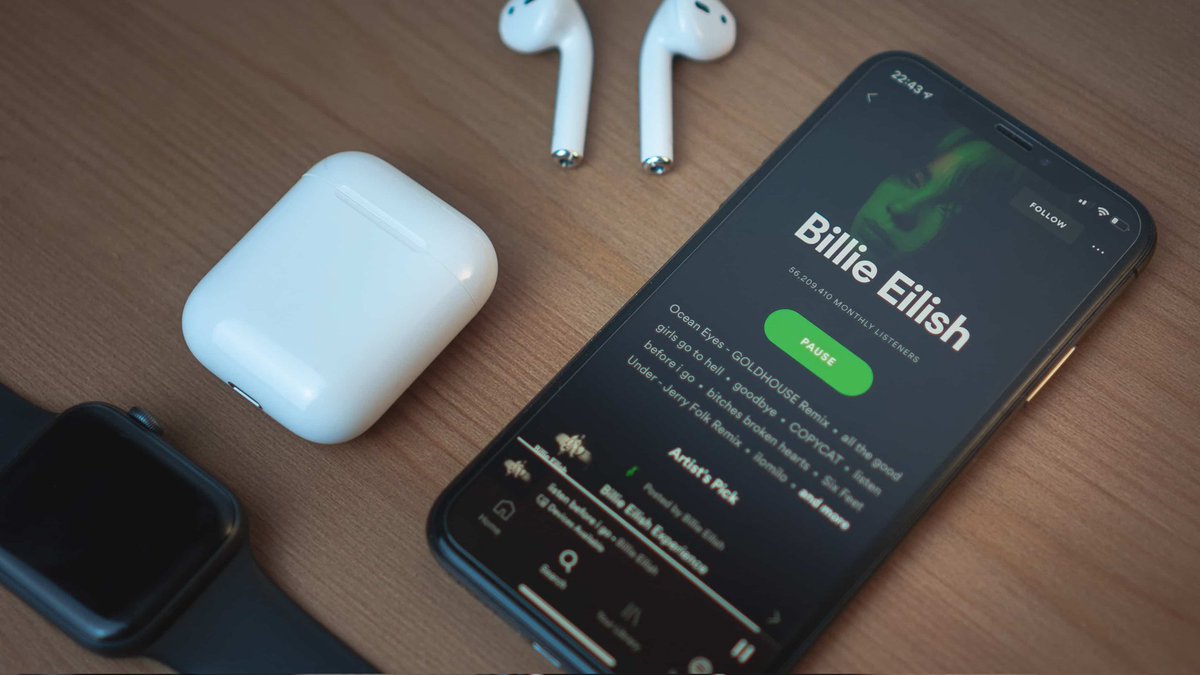 Si ce post apparaît dans votre timeline, veuillez laisser votre meilleure chanson dans les commentaires 👇 #WeekendVibes