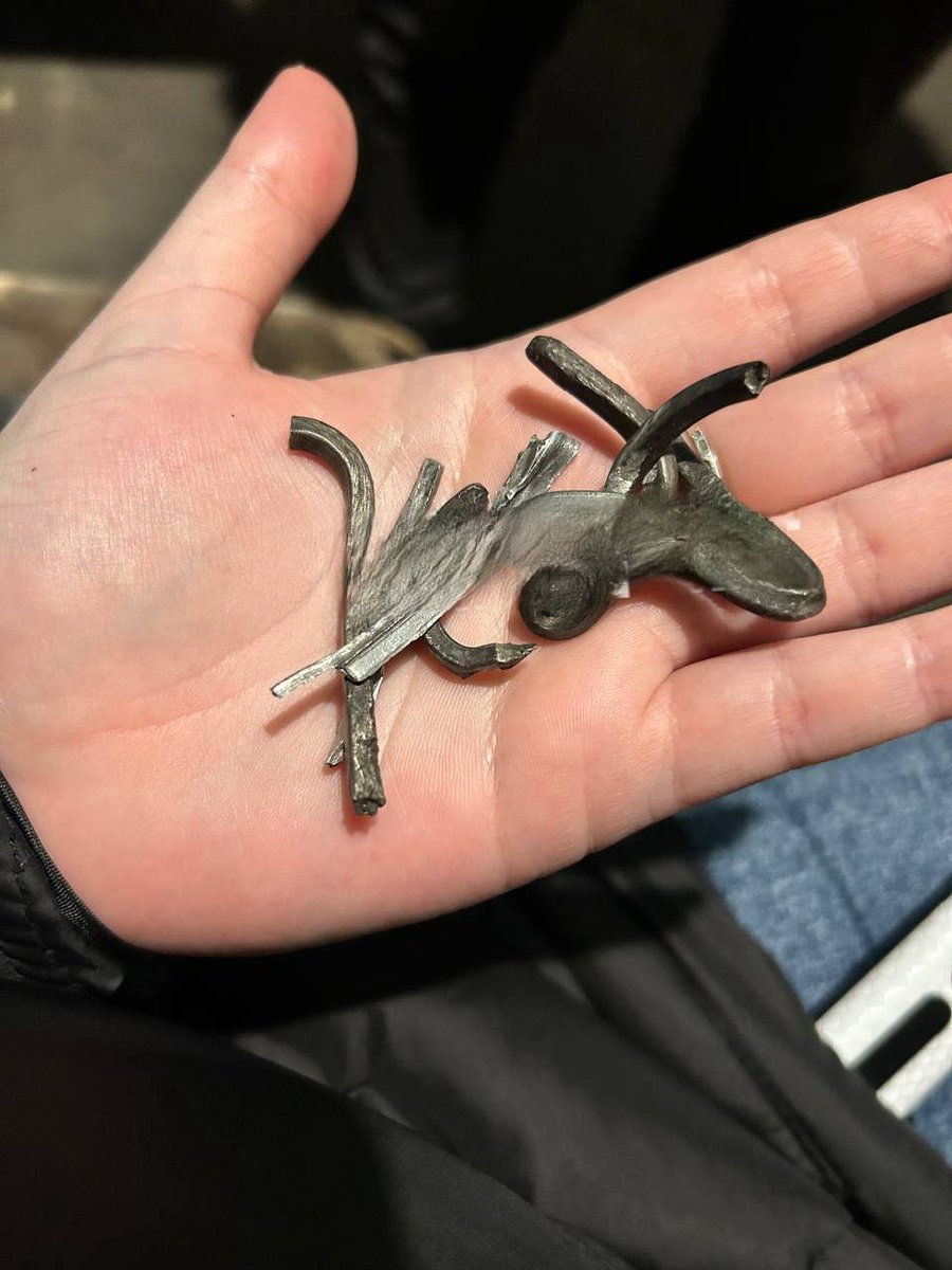 The drones were filled with metal fragments to maximize casualties this night
😡😡😡