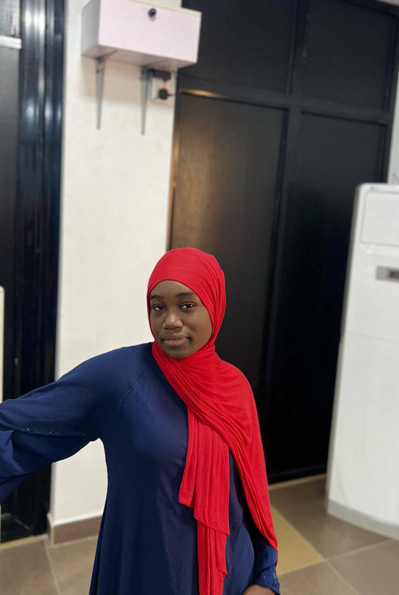 Atilolahafeezah's tweet photo. Cheers to 25years in this fickle world! 🎉 Wishing for continued strength and happiness to keep moving forward. ❤️ https://t.co/P5nOT88cNE