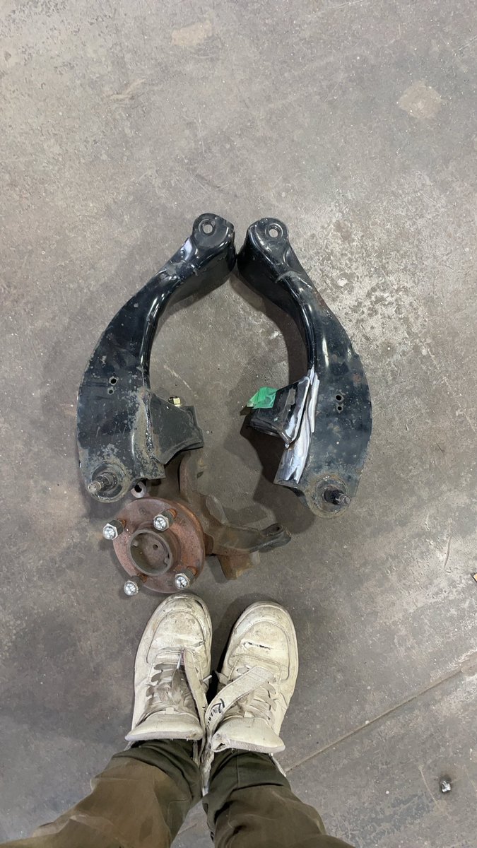 S2000Daisuke's tweet photo. サードリンクもR用から純正上げ加工に https://t.co/1Xq62MGT2n