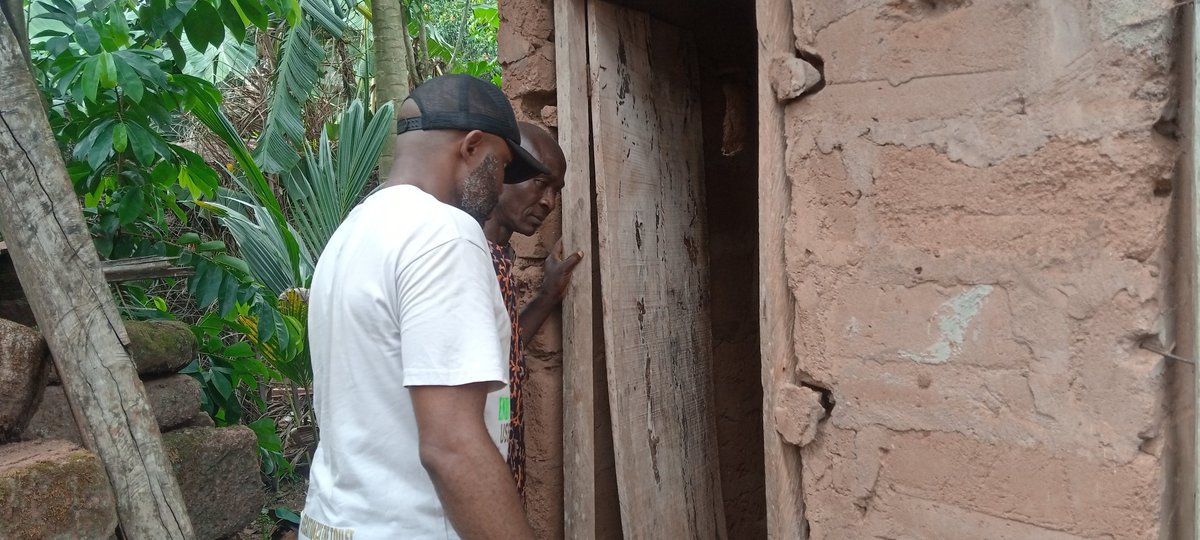 WashNetwork's tweet image. We are currently collaborating with @UNICEF_Nigeria in a field monitoring exercise at Igbo-Etiti LGA, Enugu as the LG edges closer become the 1st in the state to achieve ODF status.
We are excited to contribute to this important milestone in advancing public health.
#WASH #ODF