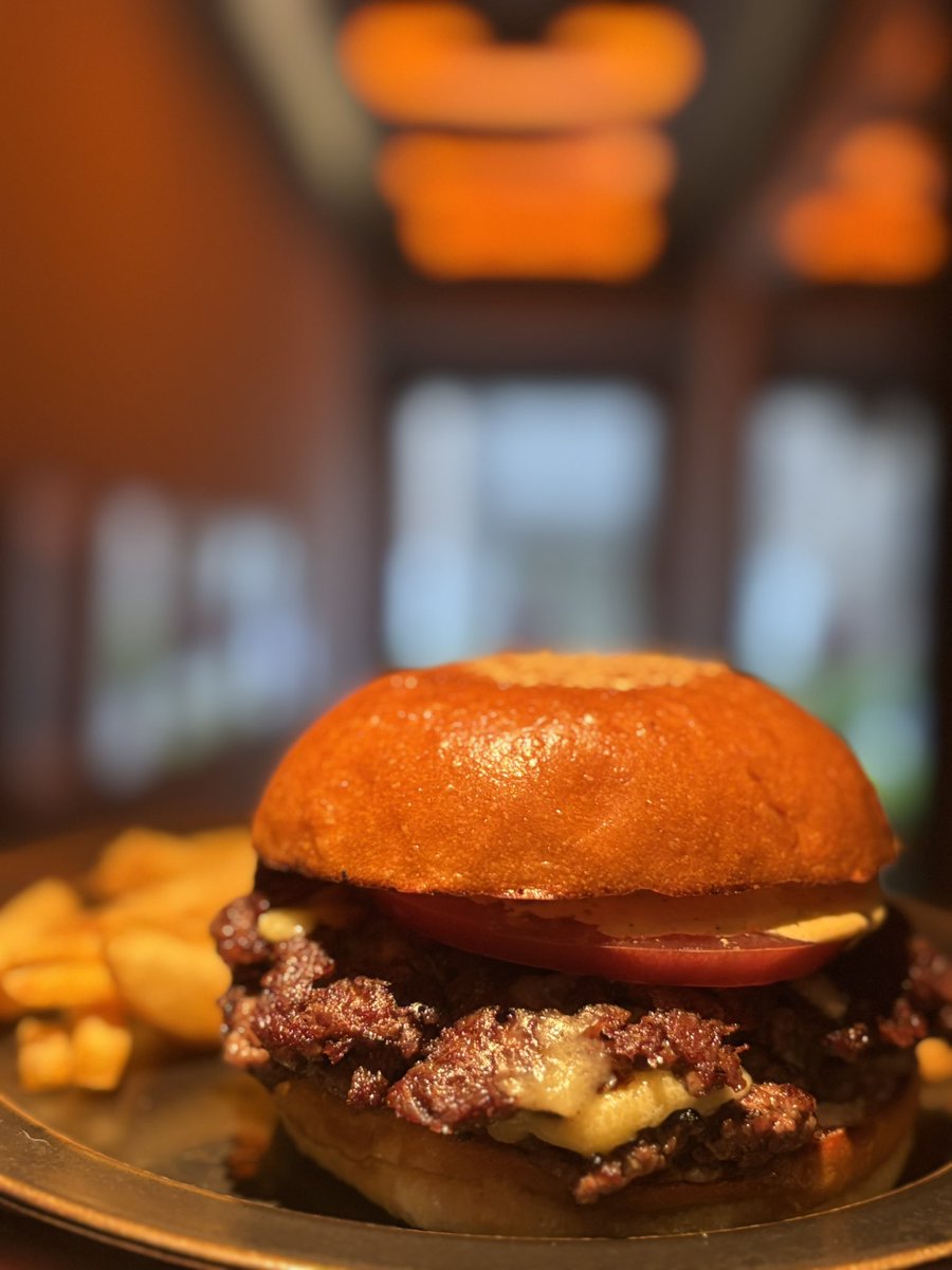 ebisu_blacows's tweet photo. ディナー営業してます🍔✨
皆様のご来店心よりお待ちしております☺︎
#blacows #ブラッカウズ #ハンバーガー #恵比寿 #代官山 #スマッシュバーガー #東京 #東京グルメ
#TOKYO #shibuya https://t.co/WhNdkqRIng