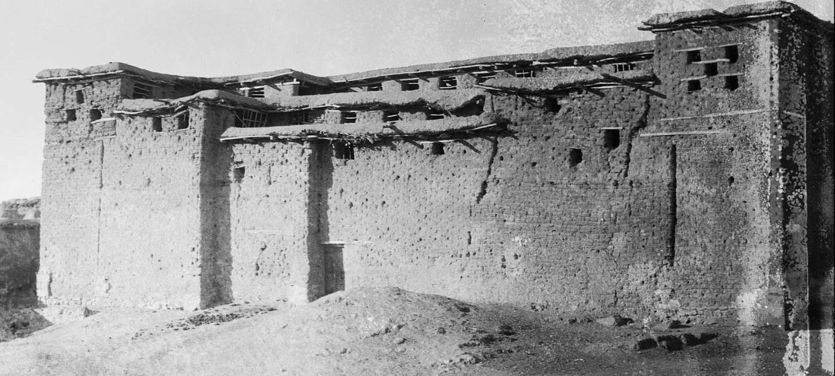 1930, Geleneksel mimariden oluşan Diyarbakır’da bir bina.