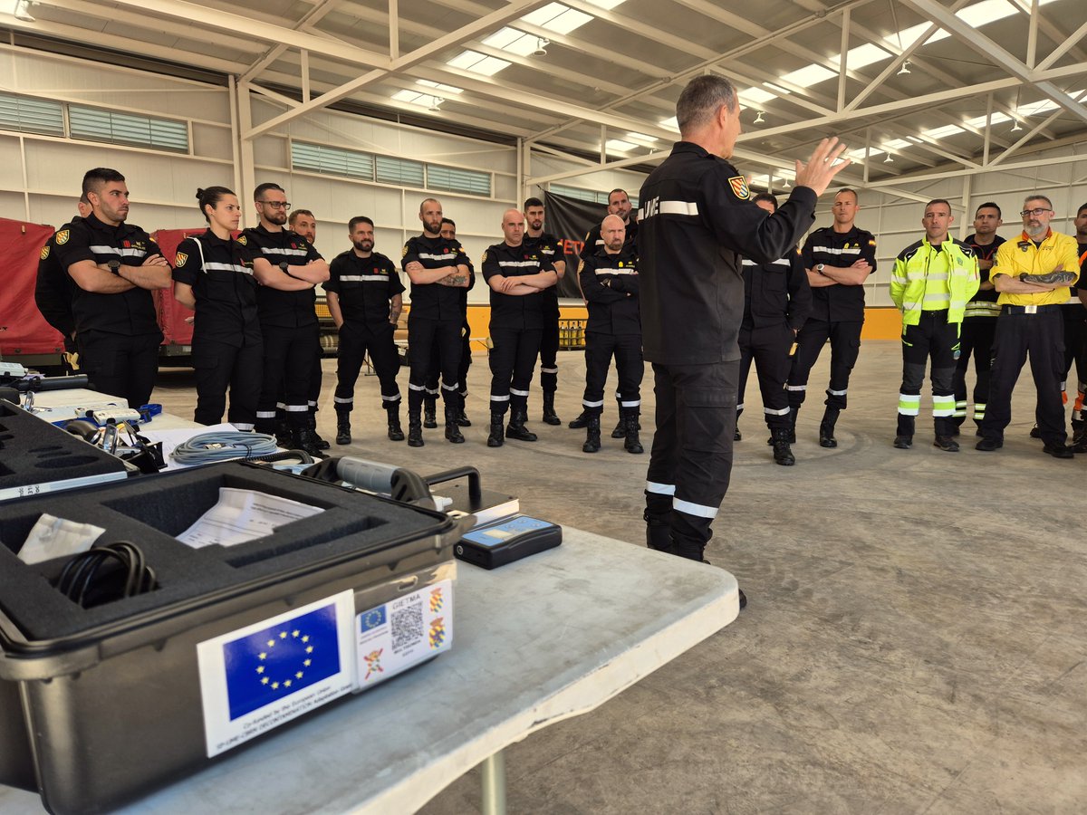 UMEgob's tweet image. Curso Básico de Emergencias Tecnológicas y Medioambientales #CBETMA

Tras varias semanas de teoría durante la fase on-line, los alumnos han comenzado la fase presencial, realizando las primeras clases prácticas con los equipos que emplearán a lo largo del Curso.

#EMES