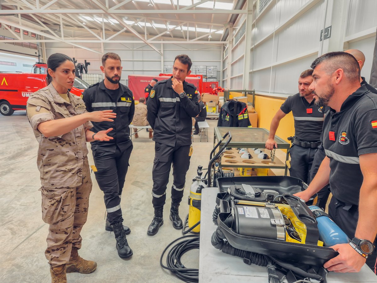 UMEgob's tweet image. Curso Básico de Emergencias Tecnológicas y Medioambientales #CBETMA

Tras varias semanas de teoría durante la fase on-line, los alumnos han comenzado la fase presencial, realizando las primeras clases prácticas con los equipos que emplearán a lo largo del Curso.

#EMES