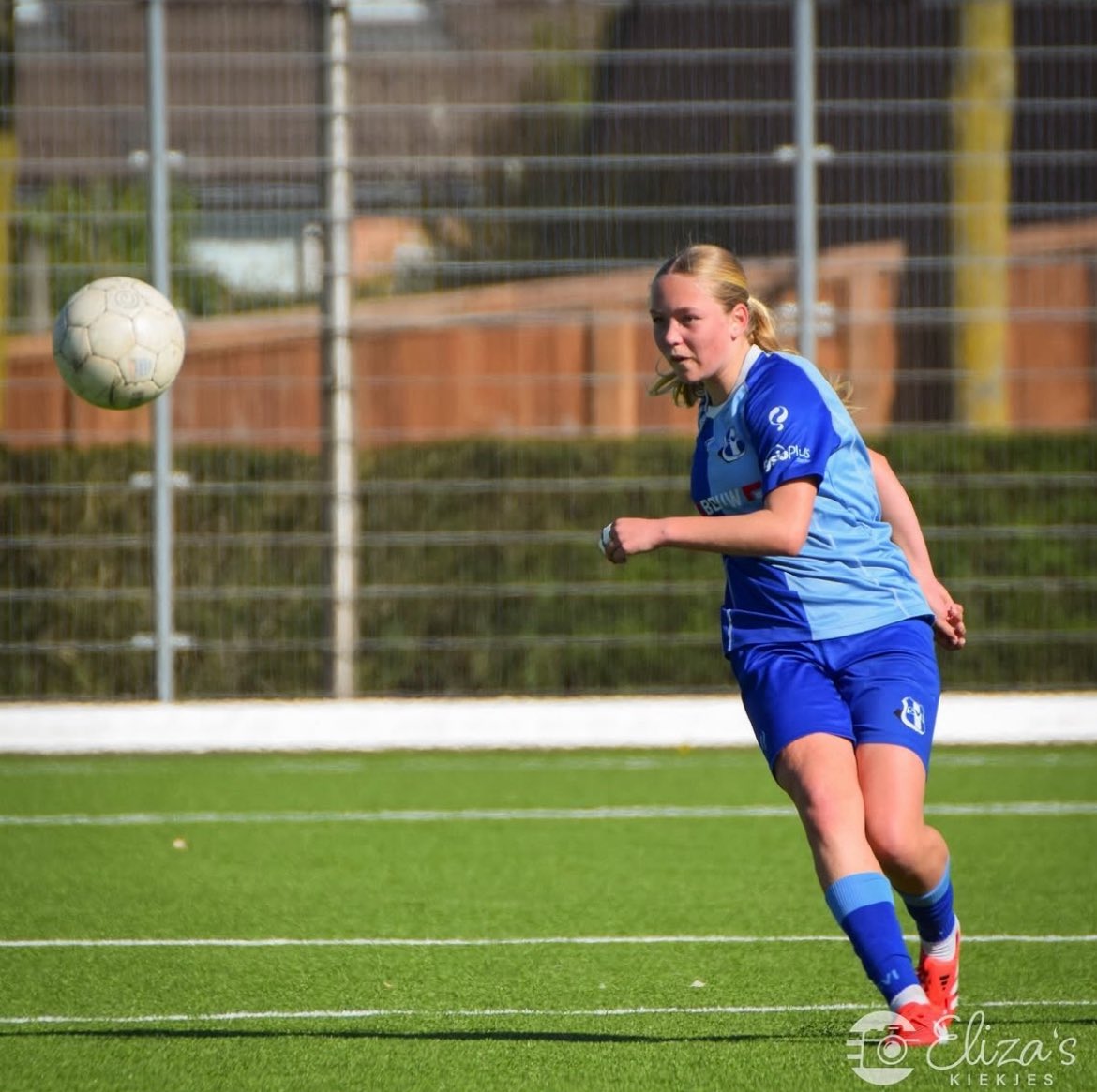 Vandaag laatste wedstrijd voor Roos bij <a href="/vvsvi/">v.v. SVI</a> 
Vanaf de Mini’s tot aan JO15-1 altijd vol overgave alles gegeven. Een nieuwe uitdaging bij <a href="/PECVrouwen/">PEC Zwolle Vrouwen</a> MO17-1 wacht op haar.