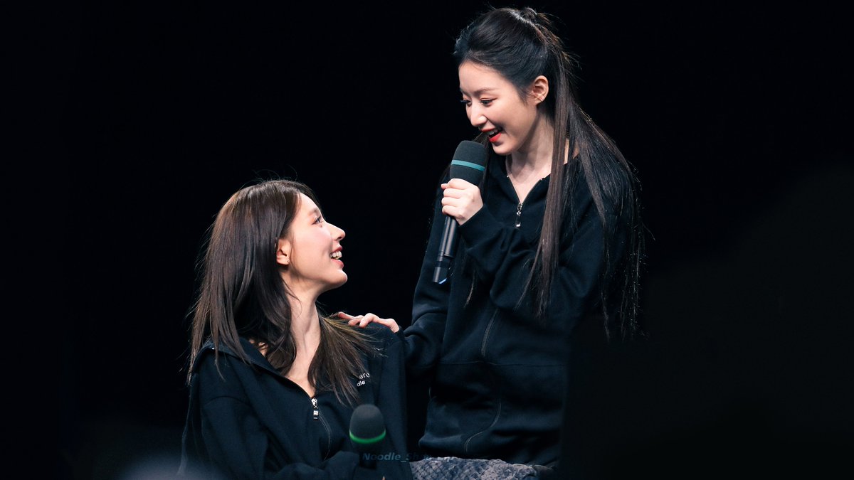 250524 minifm 
 
언니, 사랑해🩷

#mishu #면슣 #idle  #TJ #MIYEON  #SHUHUA