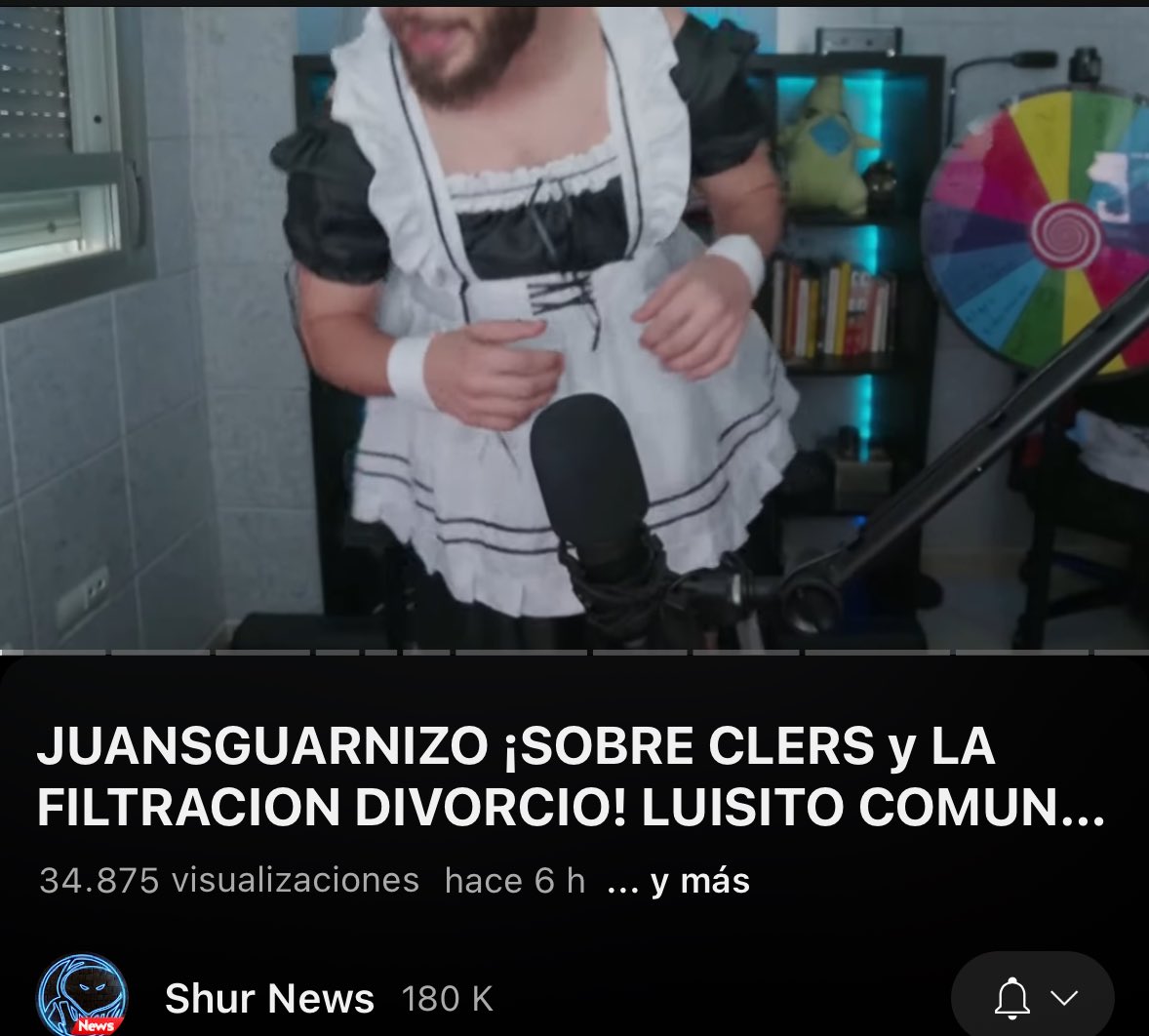 No sabía que necesitaba el tío surgir  en trajes de maid, hasta que lo he visto
Gracias shurra