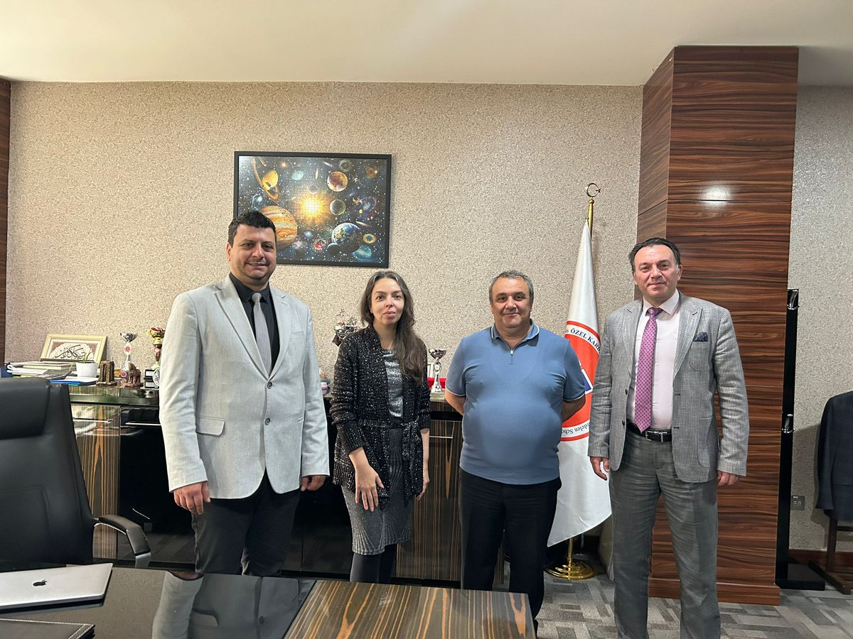 ARGEDU Eğitim &amp; KARDELEN Okulları 

Kardelen Okulları Genel Müdürü Sn. Tuğba Simsar ve İlkokul Koordinatörü Sn. Erdoğan Aktaş ile geleceğin dijital eğitim sistemleri üzerine bilgi paylaşımlarında bulunduk. Kendilerine misafirperverliklerinden dolayı teşekkürlerimizi sunarız.