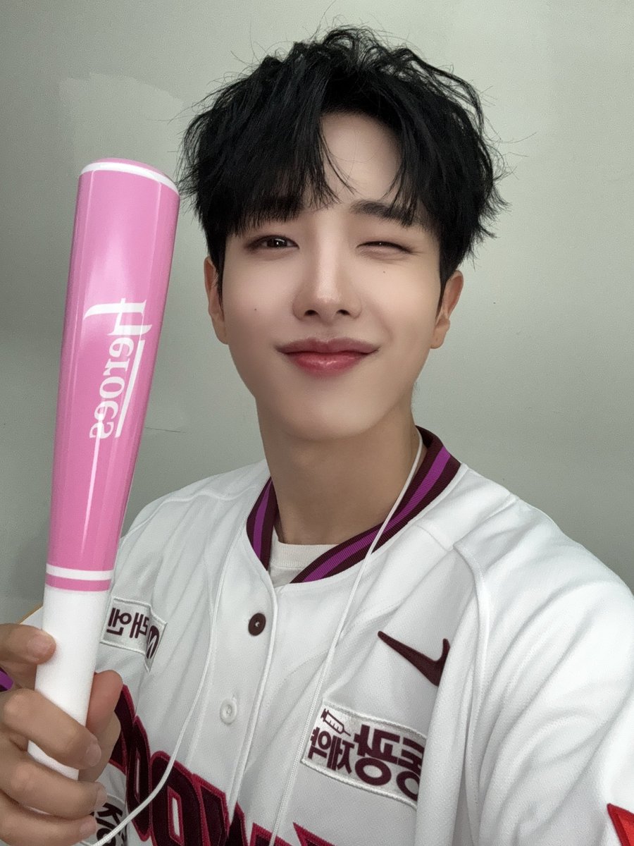 officialSEVENUS's tweet photo. ���움의 영웅분들과 함께해서 감사했습니다!🩷

#SEVENUS #세븐어스
#희재 #HEEJAE #이레 #IREAH 
#이제희재이레타임 #키움 https://t.co/0goBniLmvu