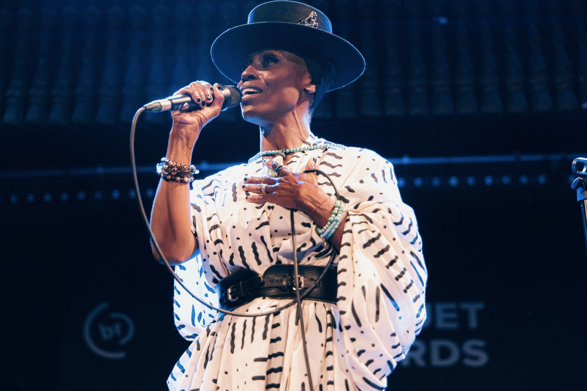 Banquet Records (@banquetrecords) on Twitter photo ✍️ MORCHEEBA ✍️
last of the signed copies of Escape The Chaos banquetrecords.com/morcheeba/esca…
live pic: <a href="/JezPennington/">Jez Pennington</a> ✍️ MORCHEEBA ✍️
last of the signed copies of Escape The Chaos banquetrecords.com/morcheeba/esca…
live pic: <a href="/JezPennington/">Jez Pennington</a>