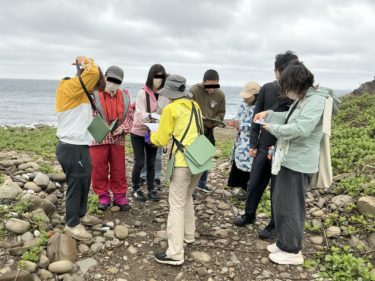 torayamaneko's tweet image. 本日、明日の佐護ヤマネコ稲作研究会オーナーイベントの田植えに来島いただいた、対馬グリーン・ブルーツーリズム協会主催のツアーのお客様を保護区へご案内しました。
飛行機が条件運航で伊丹に行くかも知れない中お越し頂きました。
なんと、ヤマネコが出ました!…