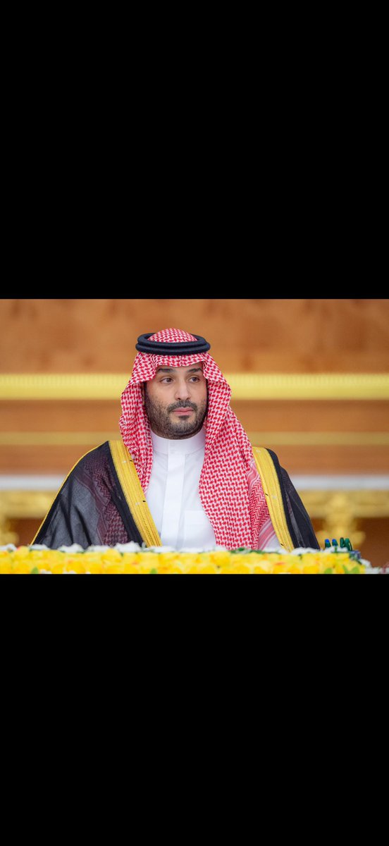 لا زال للسيف الأجرب في يمينك بريق 
غصبٍ على المغرض اللي يحسب أنه انثلم

يعني من الظلم لو اشبهّك في طويق
وانت الجبل تقدر تزيحه بشخطة قلم