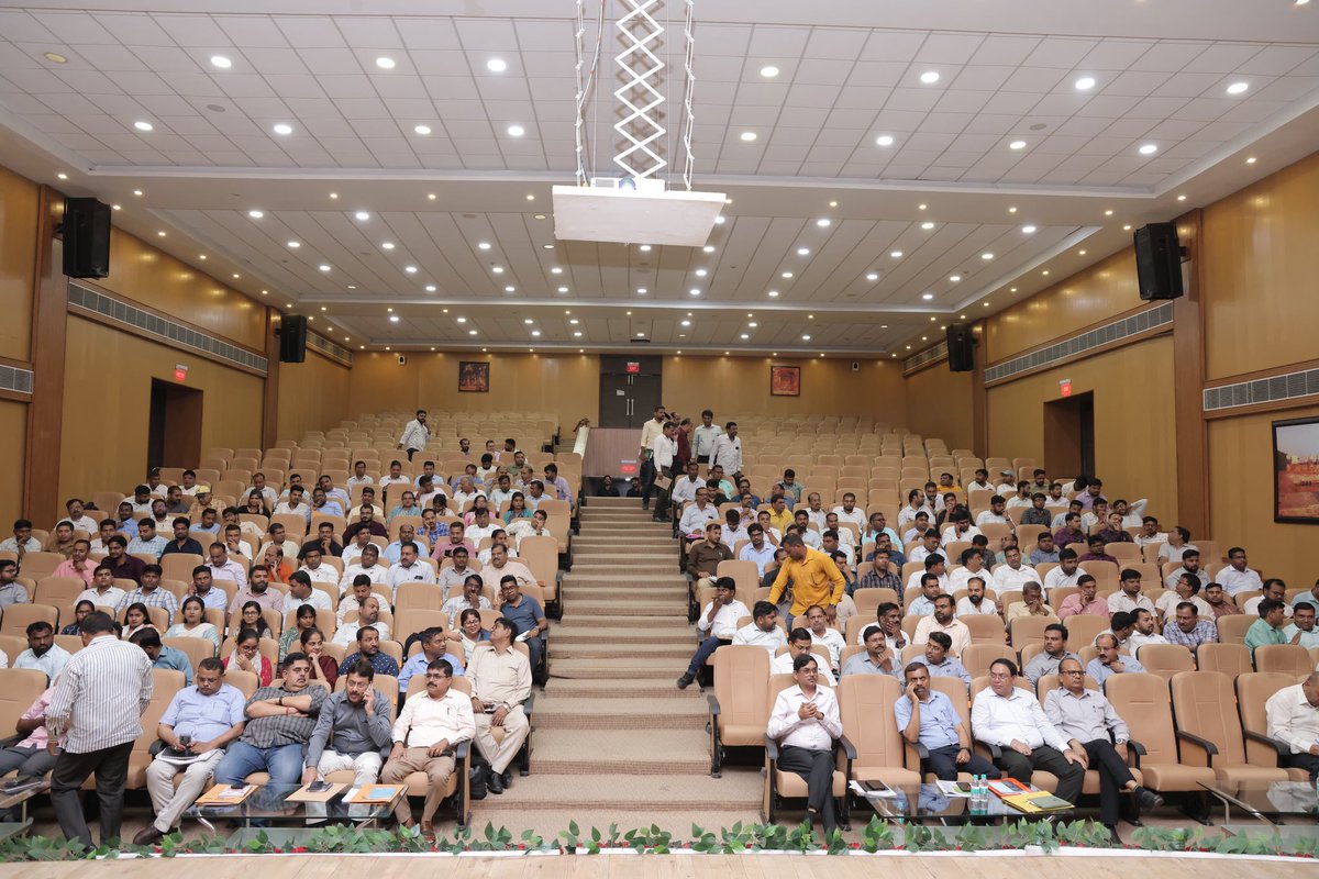 Swachh Bharat Mission, Uttar Pradesh (Urban) (@sbm_up) on Twitter photo ЁЯПЩя╕П рдЖрдЬ 24 рдордИ 2025 рдХреЛ рд╡рд┐рд╢рд╛рдЦрд╛ рд╕рднрд╛рдЧрд╛рд░, рдирдЧрд░реАрдп рдирд┐рдХрд╛рдп рдирд┐рджреЗрд╢рд╛рд▓рдп рдореЗрдВ рдирдЧрд░ рд╡рд┐рдХрд╛рд╕ рдпреЛрдЬрдирд╛рдУрдВ рдкрд░ рд╕рдореАрдХреНрд╖рд╛ рдмреИрдардХ рд╕рдВрдкрдиреНрди!
рдореБрдЦреНрдп рдЕрднрд┐рдпрдВрддрд╛, рдЕрдзрд┐рд╢рд╛рд╕реА рдЕрднрд┐рдпрдВрддрд╛, рд╕рд╣рд╛рдпрдХ рдЕрднрд┐рдпрдВрддрд╛ рд╡ рдЕрд╡рд░ рдЕрднрд┐рдпрдВрддрд╛ рдХреА рдмреИрдардХ рдХреА рдЕрдзреНрдпрдХреНрд╖рддрд╛ рдкреНрд░рдореБрдЦ рд╕рдЪрд┐рд╡, рд╕рдЪрд┐рд╡, рдирд┐рджреЗрд╢рдХ рд╡ рдЕрдкрд░ рдирд┐рджреЗрд╢рдХ рдиреЗ рдХреАред
#SwachhUP #Meeting
<a href="/principalsecUDD/">Principal Secretary, DoUD, GoUP</a> <a href="/UPGovt/">Government of UP</a> ЁЯПЩя╕П рдЖрдЬ 24 рдордИ 2025 рдХреЛ рд╡рд┐рд╢рд╛рдЦрд╛ рд╕рднрд╛рдЧрд╛рд░, рдирдЧрд░реАрдп рдирд┐рдХрд╛рдп рдирд┐рджреЗрд╢рд╛рд▓рдп рдореЗрдВ рдирдЧрд░ рд╡рд┐рдХрд╛рд╕ рдпреЛрдЬрдирд╛рдУрдВ рдкрд░ рд╕рдореАрдХреНрд╖рд╛ рдмреИрдардХ рд╕рдВрдкрдиреНрди!
рдореБрдЦреНрдп рдЕрднрд┐рдпрдВрддрд╛, рдЕрдзрд┐рд╢рд╛рд╕реА рдЕрднрд┐рдпрдВрддрд╛, рд╕рд╣рд╛рдпрдХ рдЕрднрд┐рдпрдВрддрд╛ рд╡ рдЕрд╡рд░ рдЕрднрд┐рдпрдВрддрд╛ рдХреА рдмреИрдардХ рдХреА рдЕрдзреНрдпрдХреНрд╖рддрд╛ рдкреНрд░рдореБрдЦ рд╕рдЪрд┐рд╡, рд╕рдЪрд┐рд╡, рдирд┐рджреЗрд╢рдХ рд╡ рдЕрдкрд░ рдирд┐рджреЗрд╢рдХ рдиреЗ рдХреАред
#SwachhUP #Meeting
<a href="/principalsecUDD/">Principal Secretary, DoUD, GoUP</a> <a href="/UPGovt/">Government of UP</a>