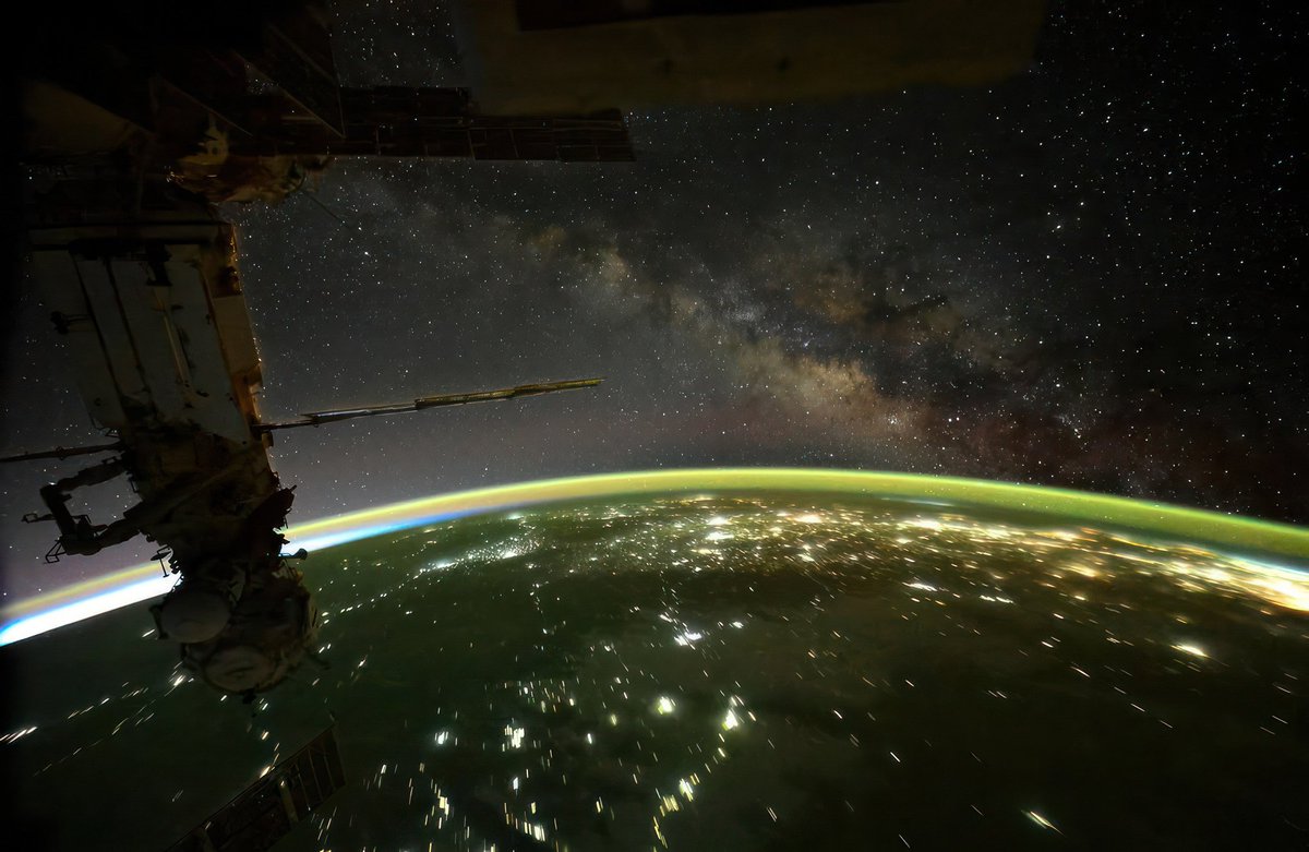 Rhea Liang (@liangrhea) on Twitter photo 'There are over eight billion people that call this planet home. There are seven of us that can say the same for <a href="/Space_Station/">International Space Station</a>. What a privilege it is to be here.' ๐
Incredible photo from <a href="/astro_Pettit/">Don Pettit</a> on the ISS, using an orbital star tracker to take out the motion streak. 'There are over eight billion people that call this planet home. There are seven of us that can say the same for <a href="/Space_Station/">International Space Station</a>. What a privilege it is to be here.' ๐
Incredible photo from <a href="/astro_Pettit/">Don Pettit</a> on the ISS, using an orbital star tracker to take out the motion streak.