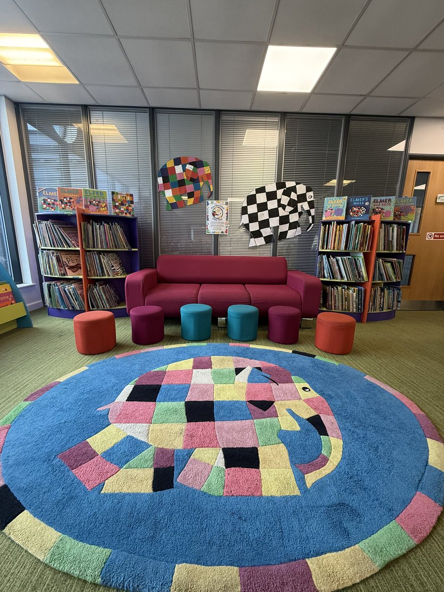 RiscaLibrary's tweet image. Diwrnod Elfed Hapus!
Happy Elmer Day!
🐘