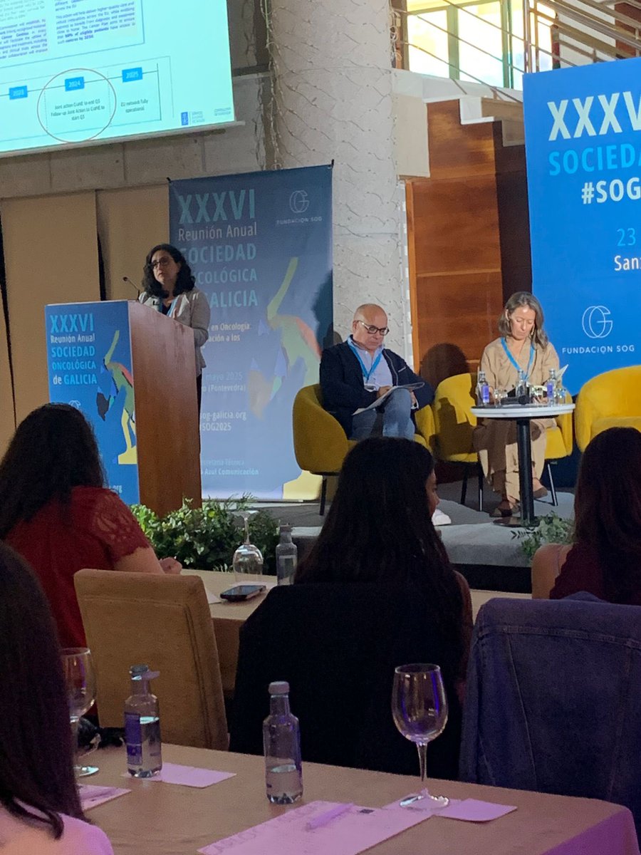 SOG-Galicia (@sog_galicia) on Twitter photo Sábado por la mañana en #Sog2025 con la sala absolutamente llena en la Mesa III. “De la innovación a la sostenibilidad: ¿cómo estamos? ¿hacia dónde vamos?”, moderada por <a href="/charocampelo/">charocampelo</a> #CHUAC y S. Vázquez, HULA
#OncologiaGalicia Sábado por la mañana en #Sog2025 con la sala absolutamente llena en la Mesa III. “De la innovación a la sostenibilidad: ¿cómo estamos? ¿hacia dónde vamos?”, moderada por <a href="/charocampelo/">charocampelo</a> #CHUAC y S. Vázquez, HULA
#OncologiaGalicia