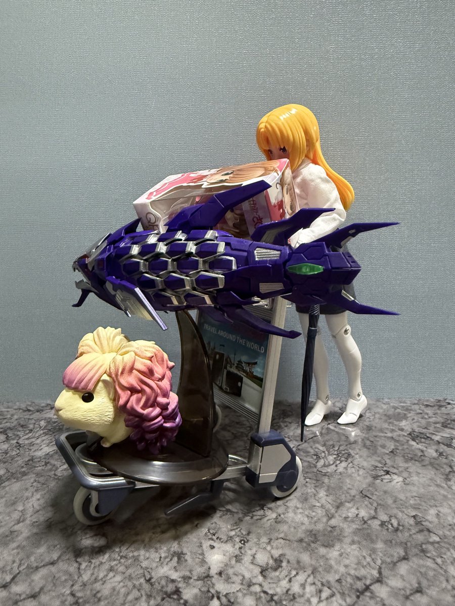 1/12手荷物カートにカプセルトイを積み上げるのは楽しい