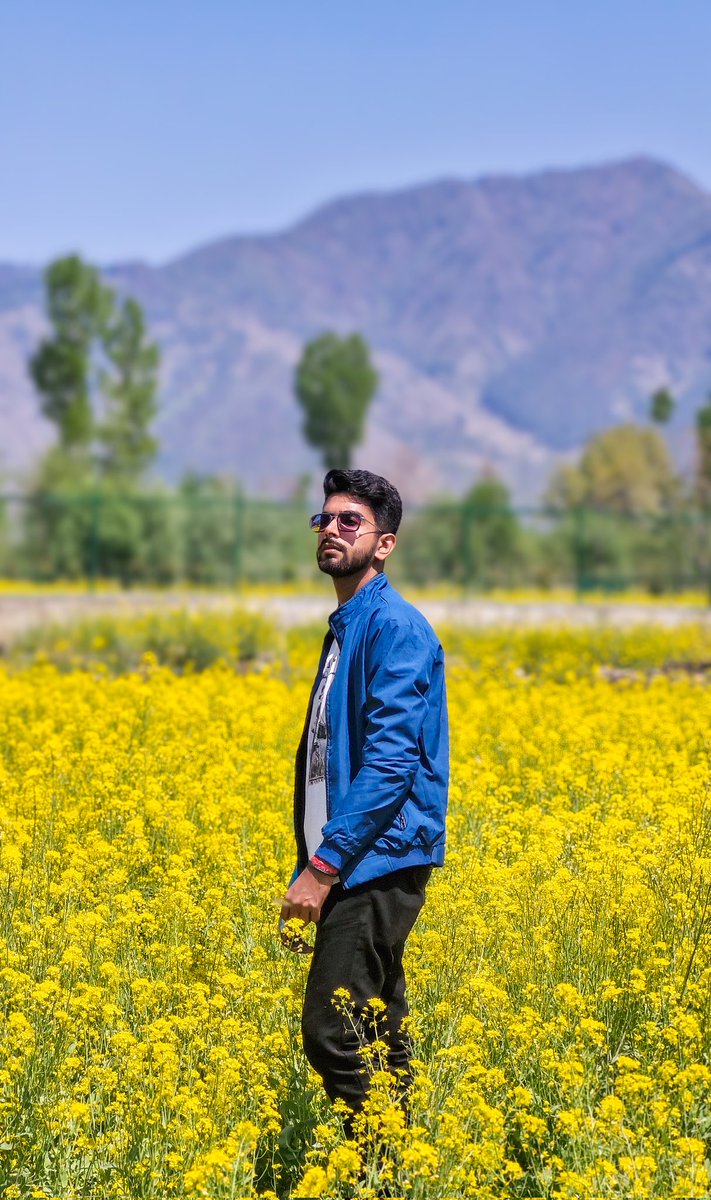 iAyanMistry's tweet photo. DDLJ https://t.co/XspLZRIrz0