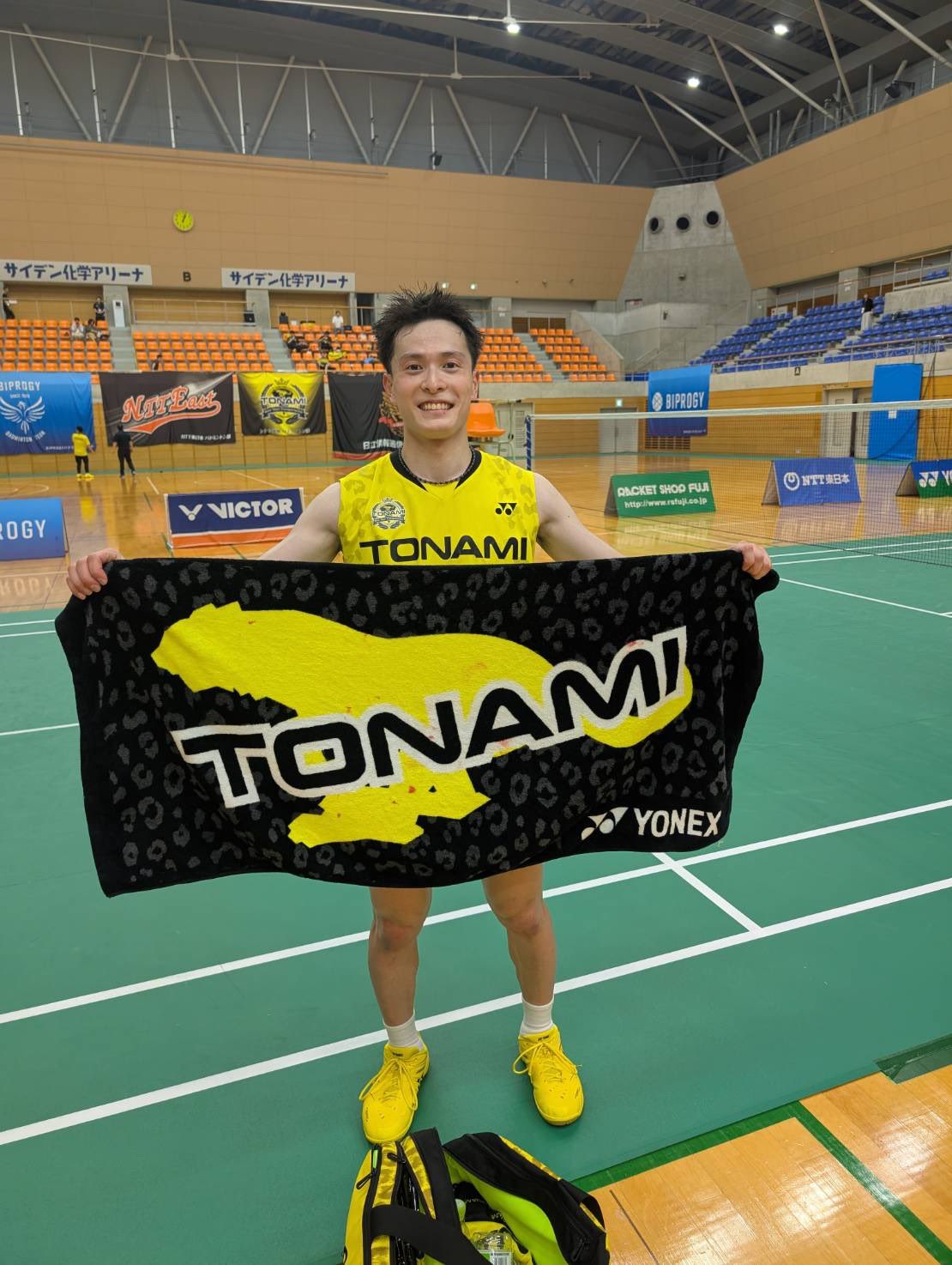 トナミ運輸バドミントン部ユニフォーム 大人し