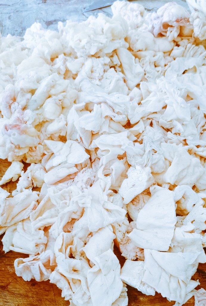 Elerai Beef #Tallow is the best.

Sourced from local #natural grassfed cattle, cleaned and purified with himalayan salt &amp; activated charcoal. 

Infused with #rosemary for that extra flavour. 

Elerai Beef Tallow adds  an amazing  flavour of healthy dishes.

Its on delivery this