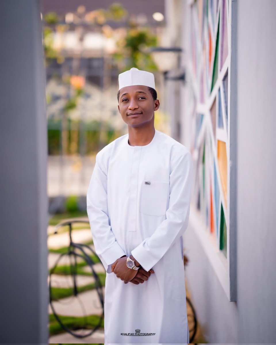 OneLoveNigeria3's tweet photo. Meet a young man from Northern Nigeria, Shamsudden Jibril Bagadi who created Agricultural drone for spreading insecticide.
May Nigeria and Africa succeed.❤️
Sienna / OUR WIFE / #Steeldevelopment / Aregbesola / Seyi Vibez / #TatataVideo / Napoli / Brunson / Pacers / Conte https://t.co/i89OgAp2vm