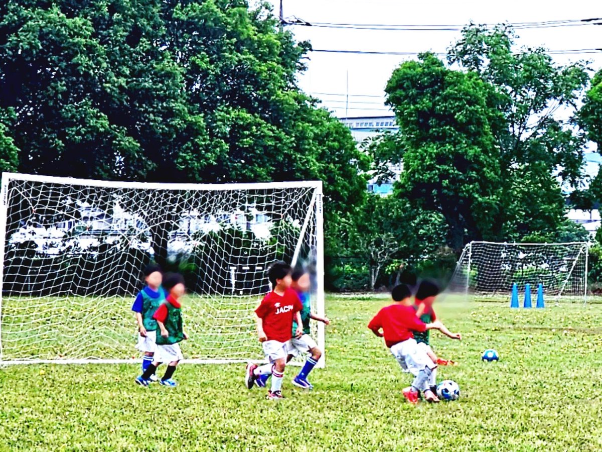 kokubokenichi's tweet photo. 娘がサッカー特別教室に参加。
芝のグランドは気持ち良い!
#JACPA #サッカー教室 #サッカー https://t.co/pV175thS5R