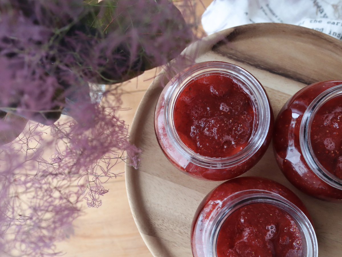 手作りいちごジャムとスモークツリー♡