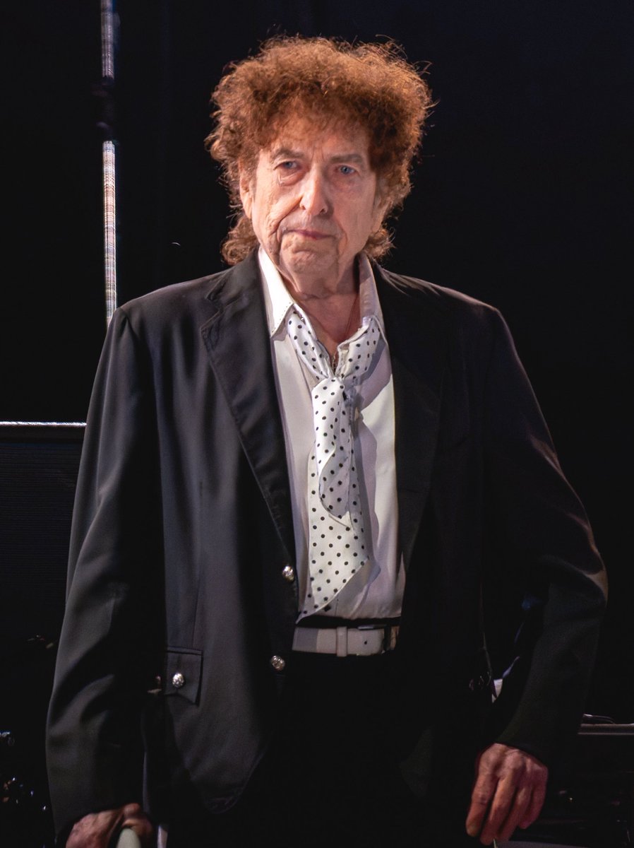 Suzieleapsat69's tweet photo. Happy Birthday Bob Dylan 🎂 https://t.co/YDeyaMYYOd