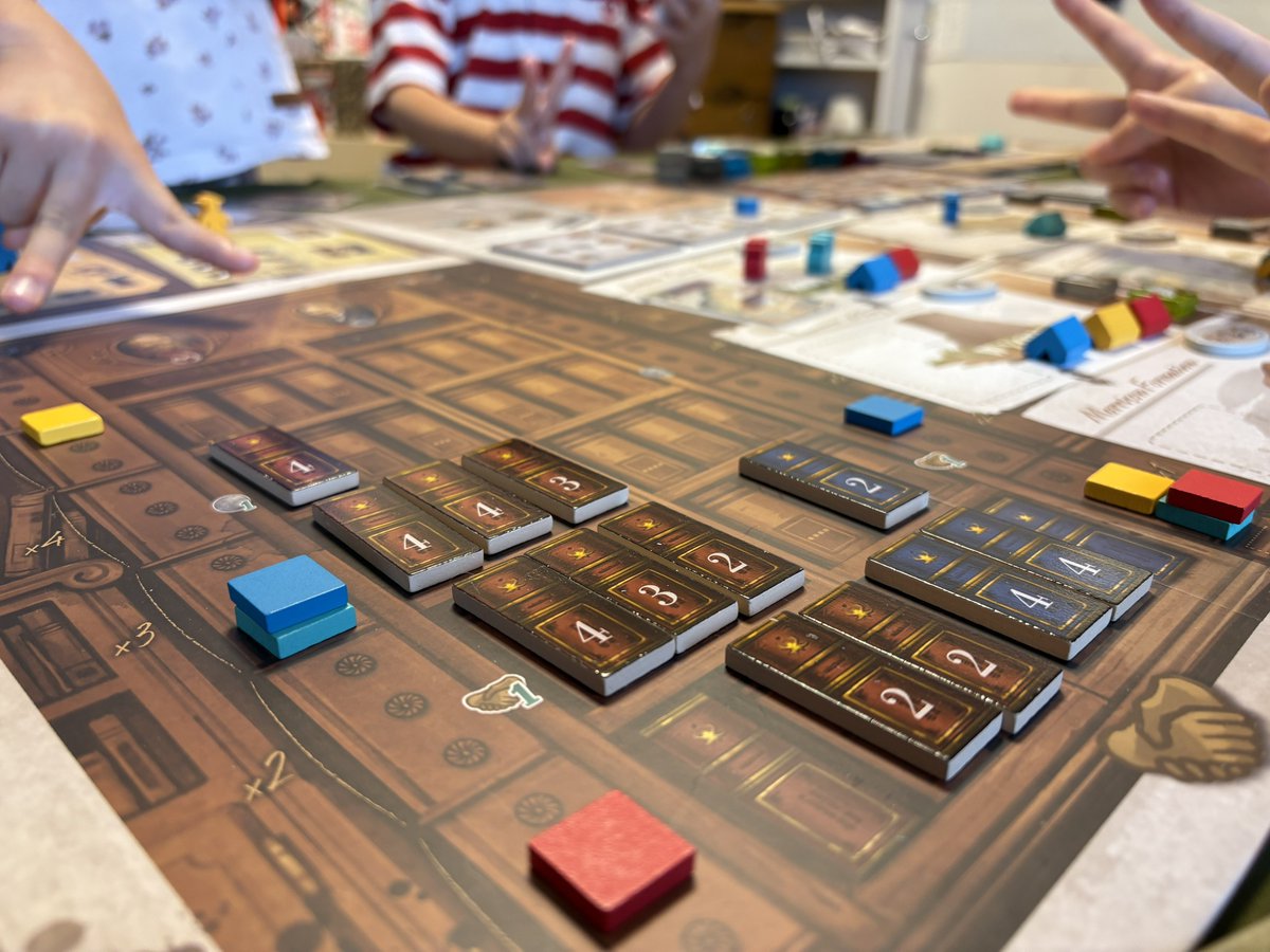 pan3enjoy's tweet image. Won #BoneWars on 2025-05-24 with 4 players, winning score: 27 #bgstats 

我が家に刺さる要素がたくさん詰まってた🦕
序盤のルール間違いがあったからサマリー作ろうかな
妻からも「過去1番面白かった」と良い評判

反証で論文が翻って評価も上がるのはとても楽しい。
ソロもあるので後日挑戦予定
