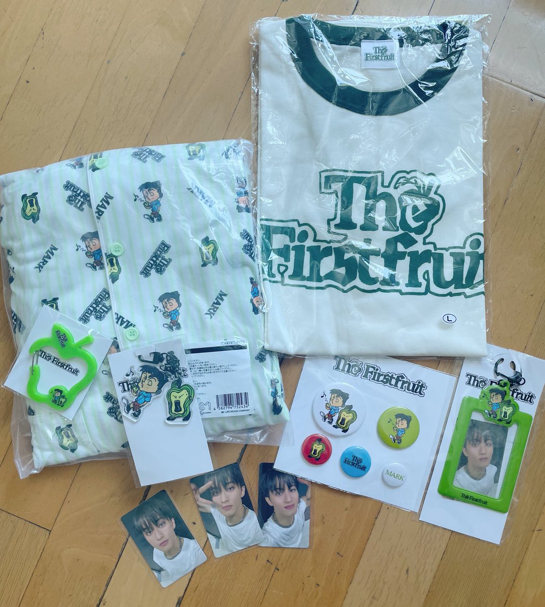 💌 #sophishops

just unboxed all of my pretty merch from the mark showcase 🥹 tysm <a href="/PastlifeLurker/">Elle | ilysm mark lee</a> for the fast and smooth transaction! 🩵🩵🩵