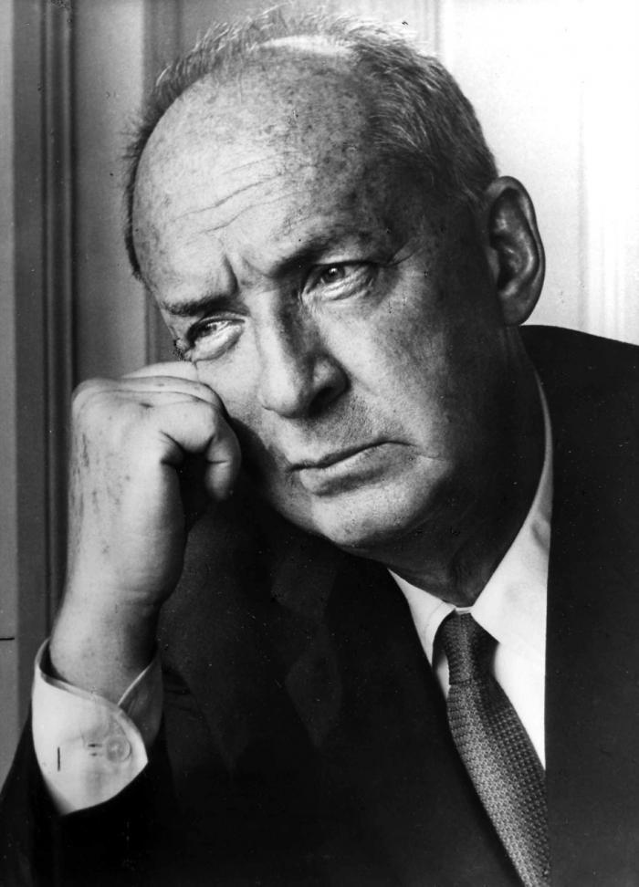 «Истина — одно из немногих русских слов, которое ни с чем не рифмуется». Владимир Набоков (1899—1977).