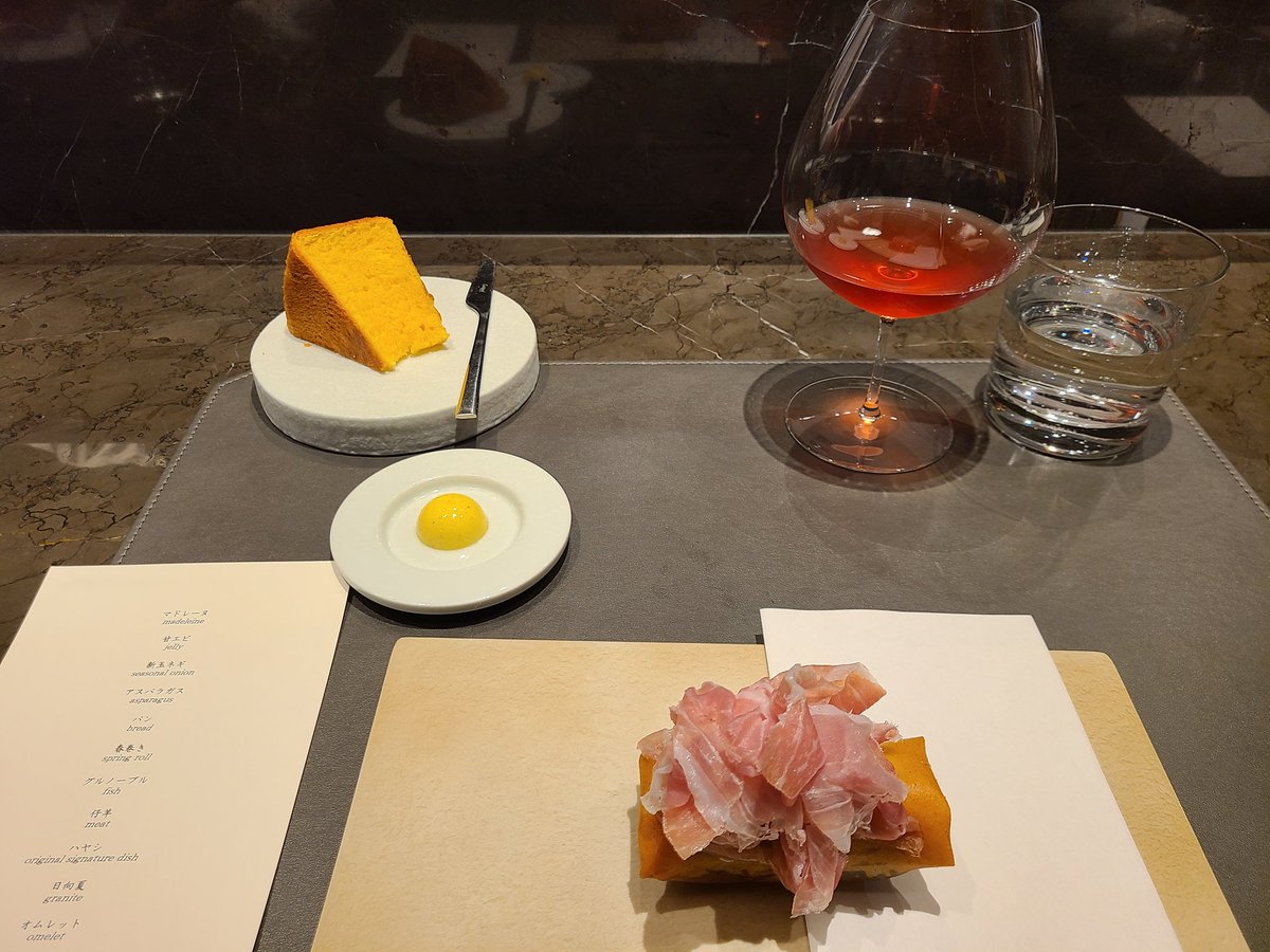 行きたかったCIRPASに初訪問。ジョージさんにもあえて満足。生ハムの乗った鰻の春巻やばすぎた。