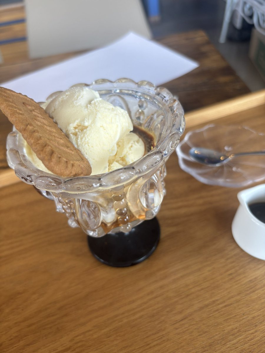 하아 자만추 했는데 언니가 아포카토  만들어주고가뮤….ㅠㅠㅠㅠ