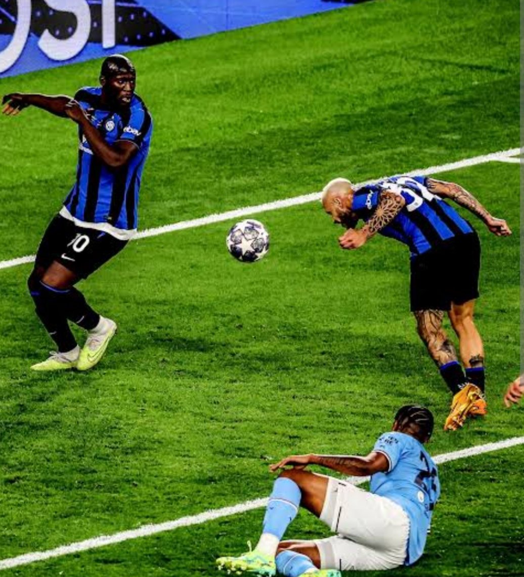rossonerifreak's tweet photo. he scored an o.g vs Sevilla, taking away EL trophy from Inter. 
he blocked Di Marco's header and missed a sitter vs City, taking away CL trophy from Inter. 
he scored the winner vs Cagliari, taking away Scudetto from Inter. 

it turns out Lukaku IS The King of Milan(o). 🔴⚫ https://t.co/ULGaaJzOwH