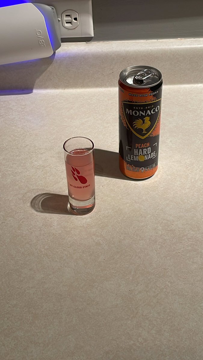 Got to watch the <a href="/Twins/">Minnesota Twins</a> walk off the Royals from the Mauer Suite (thanks Dad!) then thanks to a rain delay, go to watch <a href="/Dodgers/">Los Angeles Dodgers</a> beat the Mets in 13 on <a href="/AppleTV/">Apple TV</a> 

#victorydrinkSengaged #letsgododgers #gotwinsgo #gohuskieswooooo